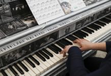 Roberto Cacciapaglia: “La musica, una porta per toccare corde” Roberto Cacciapaglia