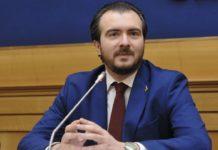 “La Raggi si faccia da parte”. Così il Capogruppo della Lega alla Camera Riccardo Molinari