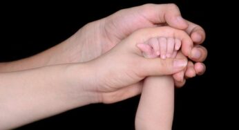Mamme lavoratrici: quante sono in Italia e cosa fa lo Stato per aiutarle