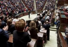 #TagliaPoltrone: la reazione sul web Parlamentari