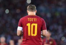 Senza maglia la Roma è nuda