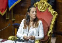 “Il PD rispetti il nostro programma. Salvini è stato scorretto”. Parla Paola Taverna (M5S)