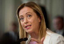 Meloni accusa il Governo ► “Questi abitano in via Condotti… secondo loro i pendolari vanno a lavoro in monopattino?”