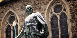 Vitalizi, banche, Chiesa: ciò che nessuno vi dirà sull’uscita dell’Italia dal medioevo