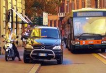 Favori e cortesie a cittadini potenti e famosi: questa città non vuole imparare