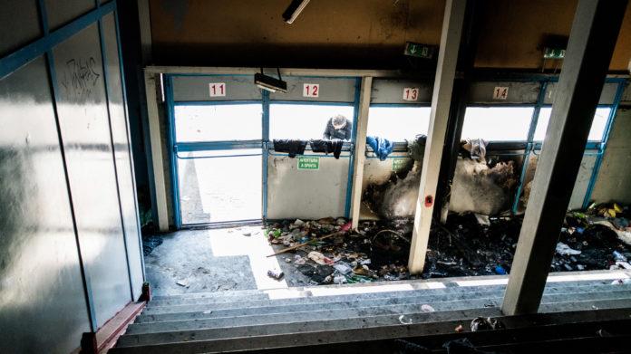 Allora si chiuda tutto