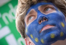 UE, la verità svelata dai sondaggi: il loro castello di menzogne sta crollando