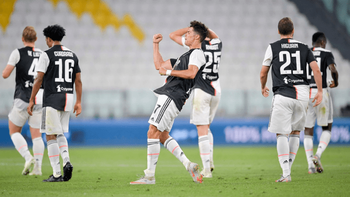 Abbracci e festeggiamenti: la Juventus è campione d’Italia nonostante Sarri