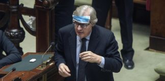 Sgarbi in diretta ► “Briatore ha smentito i folli che lo hanno usato: è la sconfitta dei maniaci del Covid”