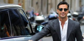 FABRIZIO CORONA CONTRO TUTTI IN DIRETTA ► “Briatore, Vacchi e Ronaldo? Tre sfigati!”