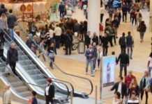 Vaccinazione nei centri commerciali e riapertura nei fine settimana ▷ La proposta del CNCC a Draghi