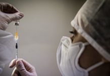 Il Paese dove chiunque può scegliere quale vaccino fare (anche russo o cinese) ▷ Dentro il caso Serbia con Gaetano Pecoraro (Le Iene)