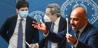 Paragone sbotta in Senato contro Draghi ▷ “Mentre voi chiacchierate arrivano queste bollette qui!”