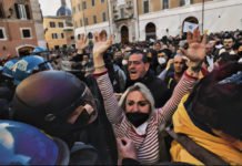 “In piazza c’era gente disperata, ma i giornaloni parlano del saluto romano: vergogna!” ▷ Duranti