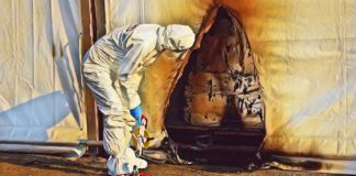 Ascoltate la folle dichiarazione sulla molotov al centro vaccinale ▷ “Siamo in mano a virologi fuori di testa”