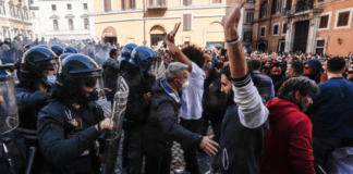 Rivolta a Roma davanti al parlamento ▷ Il video della manifestazione contro chiusure e restrizioni