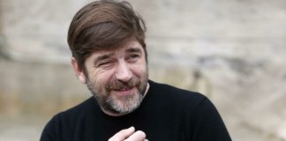 De Rienzo, attore libero