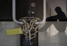 Assurdo: gli effetti disastrosi di obblighi e restrizioni fanno parte di un meccanismo da pelle d’oca