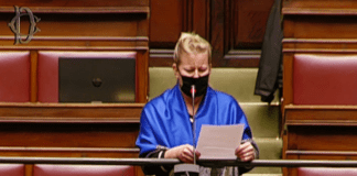 Cunial show alla Camera ▷ “Vi perdono anche se mi state discriminando”, poi le tolgono la parola