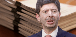 Speranza ha mentito e le prove lo dimostrano, ma nessuno si è opposto: una domanda sorge spontanea