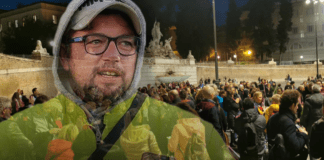 Stefano Puzzer innesca la protesta spontanea a piazza del Popolo: a decine raggiungono il presidio