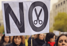 Hanno indottrinato la gente! Sentite il paradosso neoliberista sul rapporto debito-PIL