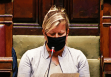 Sara Cunial alla Camera ▷ “Tenete lontane dai nostri bambini le vostre mani avide di innocenza!”