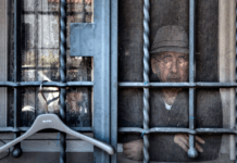 La telefonata da brividi in diretta ▷ “Sono non vedente e in quarantena: nessuno mi risponde”