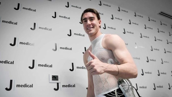 Vlahovic, gli esperti avvisano sulle insidie del futuro ▷ “Caro Dusan, ora puoi rovinarti solo così”