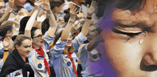 Raccapricciante: l’incubo di un 13enne senza pass, diviso dai compagni e umiliato. “È la legge”