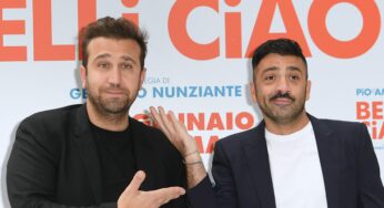 Pio e Amedeo presentano ‘Belli Ciao’ in diretta ▷ “Proviamo a portare sollievo all’Italia. Primi al botteghino? Ci rende molto orgogliosi”