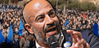 La manifestazione di Paragone fa il pienone: silenzio tombale dei media ▷ “Forse scomodo parlarne”