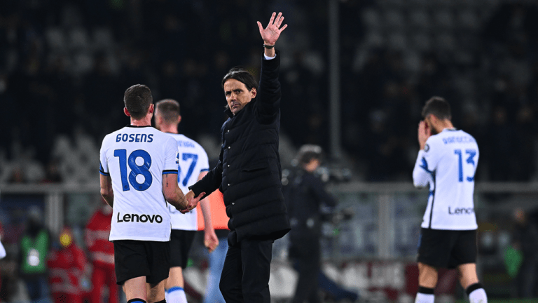 L’Inter soffre e pareggia all’ultimo minuto. Continua la commedia di arbitri e Var