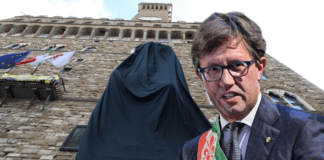 “Obbrobrio di guerra”: la mannaia del neo-oscurantismo occulta il David di Michelangelo ▷ “Uno scempio alla nostra storia”