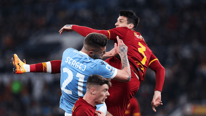 Roma-Lazio, il rigore della discordia ▷ Gomitata galeotta di Ibanez: il dibattito in diretta