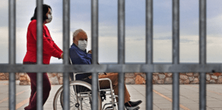 “Niente vaccino? Non puoi vedere il tuo compagno, ce lo impone la legge”