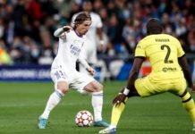 Fuochi d’artificio al Bernabeu ▷ Il Real soffre e perde ma elimina un Chelsea superlativo