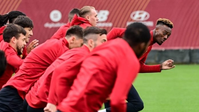 Roma tra due fuochi ▷ “Se i giallorossi potessero scegliere tra il quarto posto e la Conference…”