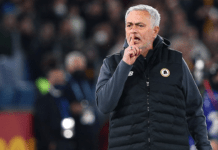 Napoli-Roma, Mourinho furioso: arbitri sotto processo ▷ Il dibattito si accende in diretta mourinho