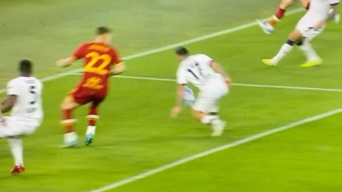 Roma – Bologna, pareggio con polemiche ▷ Ferrajolo: “Rigore plateale non dato sul mani di Medel”