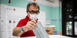 Il vero motivo per cui vogliono farvi andare a votare con la mascherina voto mascherina