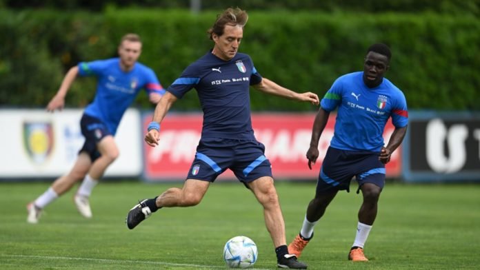 Rivoluzione azzurra: le scelte di Mancini fanno discutere ▷ Il dibattito a poche ore dalla sfida con la Germania