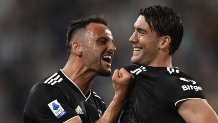 Vlahovic Re Mida su punizione ▷ Gli esperti: “Calcia come Sinisa Mihajlovic”