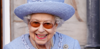 La regina Elisabetta II è morta: la BBC dà l’annuncio Regina Elisabetta London Bridge