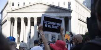 “Non potevamo sapere”: negli USA nuovo tassello verso la verità sulle restrizioni dalla Corte Suprema