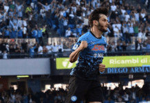 Il Napoli sa solo vincere: poker al Sassuolo con tripletta di Osimhen e capolavoro di Kvaratskhelia