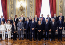 Primo giorno del nuovo governo: parte il j’accuse tra fascisti e comunisti, ignorando il succo
