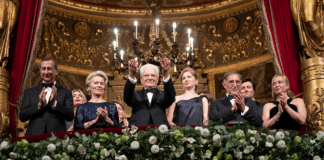 L’immagine che smaschera l’unità del partito unico neoliberale (Destra e Sinistra ancora insieme)