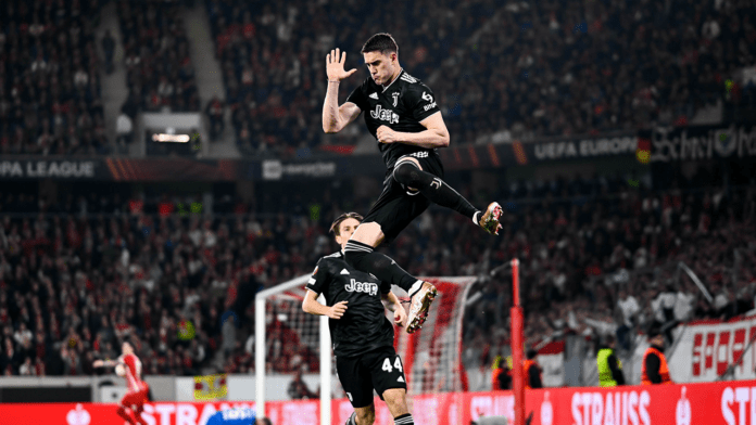 Vlahovic colpisce, Chiesa mette il punto: Friburgo out, Juve ai quarti