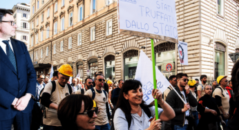 Il mondo dell’edilizia scende in piazza contro il Governo ▷ “Avanti fino a che non riavremo i soldi”